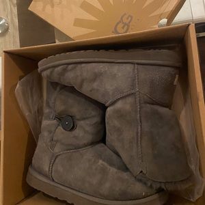 Gray uggs size 10